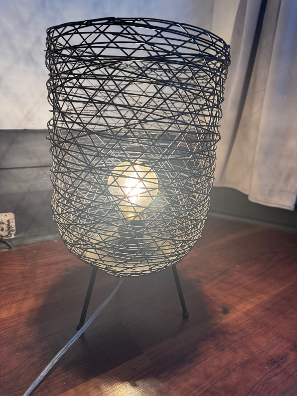 Black Woven Wire Table Lamp - - Picture 2 of 2